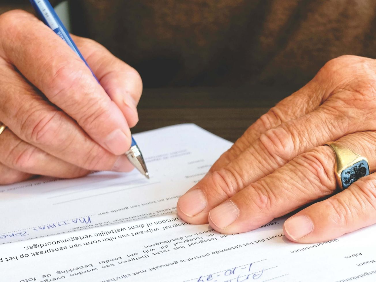 JUDIKATÚRA: Zdvorilá komunikácia ako implicitná náležitosť ústavnej sťažnosti