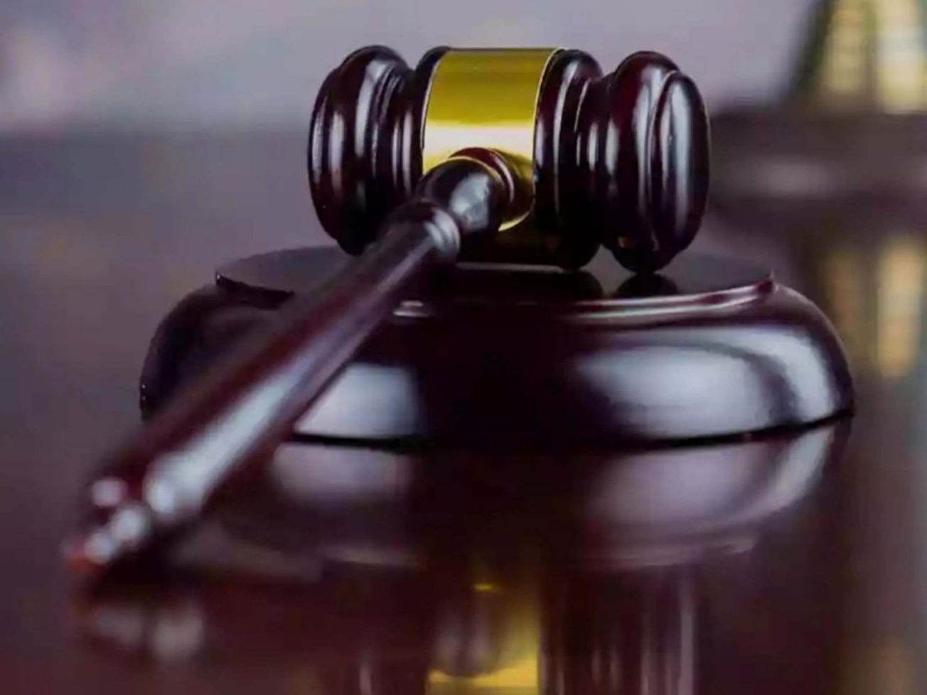 JUDIKATÚRA: Rozhodnutie o osvedčení sa v skúšobnej dobe a zásah do práv poškodeného, ktorému nebola nahradená škoda