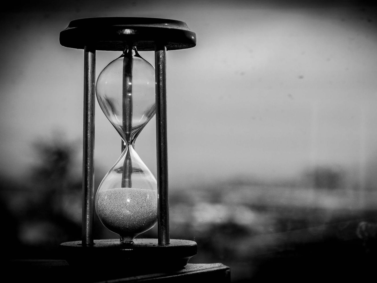 JUDIKATÚRA: Prekročenie zákonom ustanovenej lehoty z objektívnych príčin a prieťahy v konaní