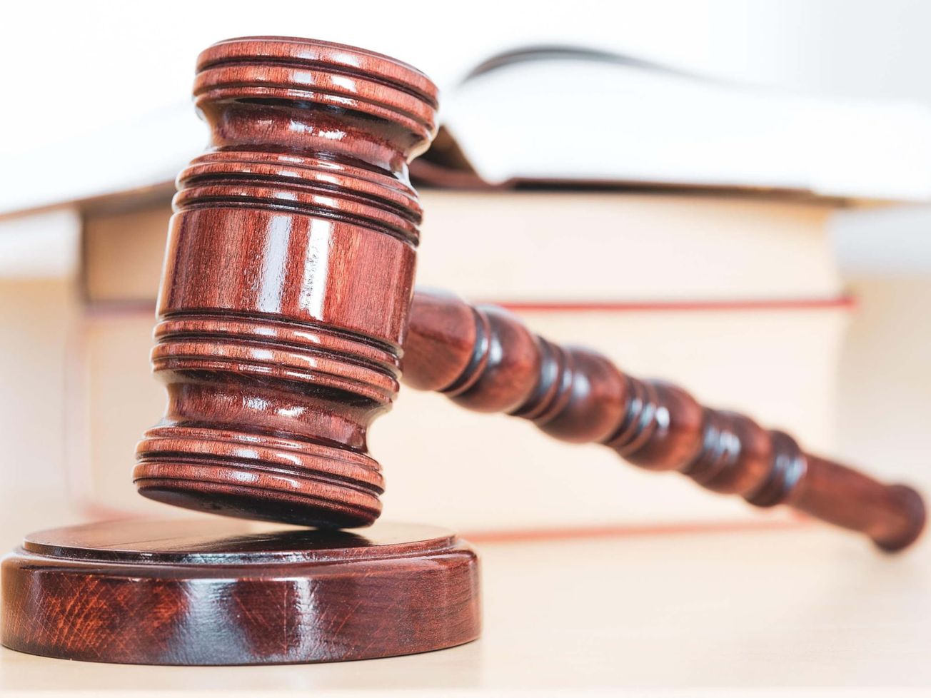 Súčinnosť zamestnávateľa v civilnom konaní