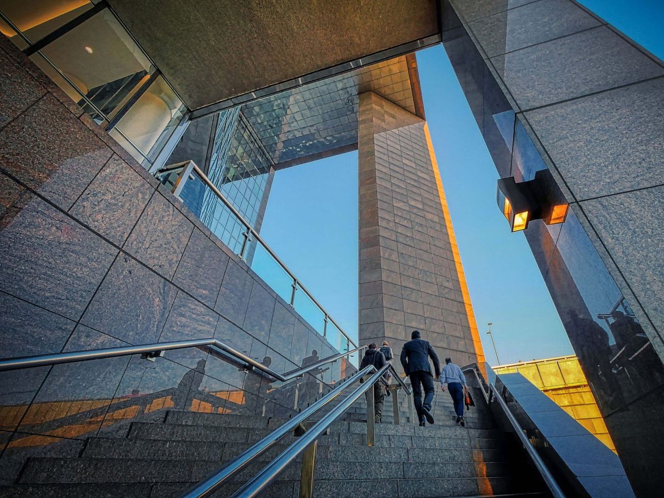 JUDIKATÚRA: Vzťah družstva a jeho člena ako vzťah blízkych osôb