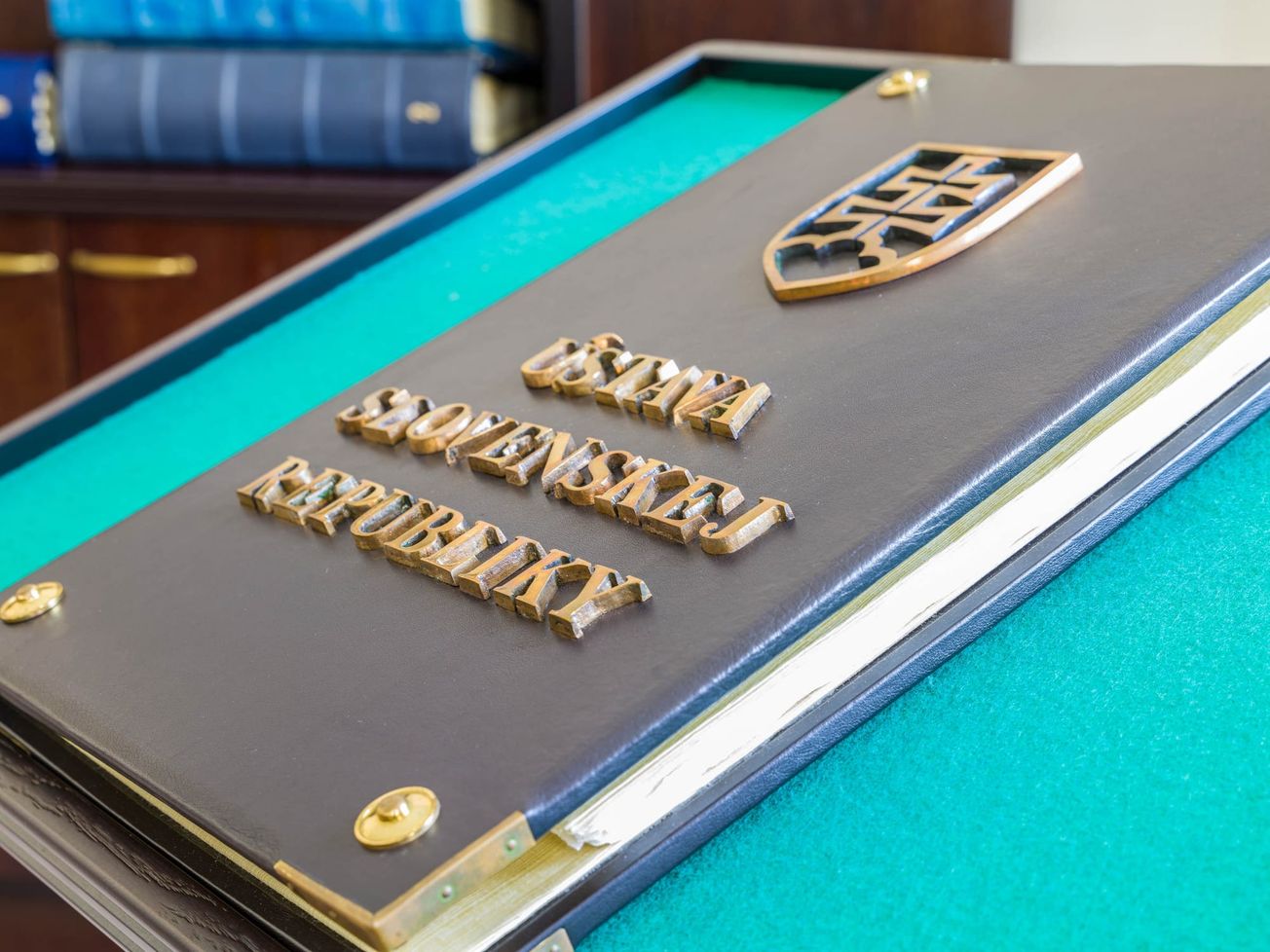 K novele Ústavy SR: Má ústava prednosť pred právom EÚ?