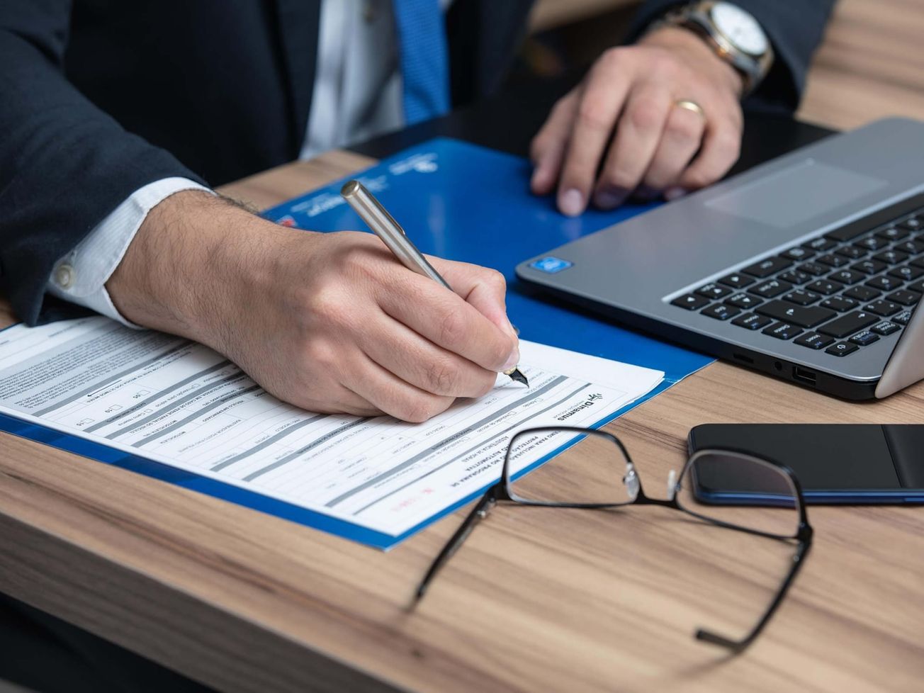 JUDIKATÚRA: K nesprávnemu právnemu posúdeniu a k záväznosti právneho názoru vyjadreného iba ako tzv. „obiter dictum“