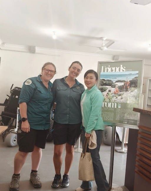 Foster community rallies to help visitor in distress