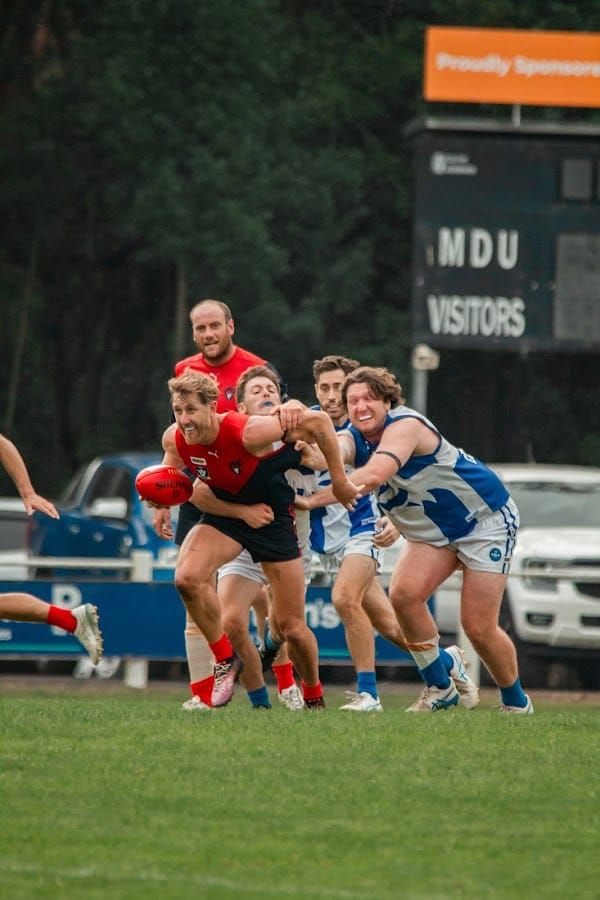MDU and Heppel take down valiant Sharks