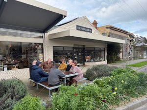 Toora rallies behind the Royal Standard