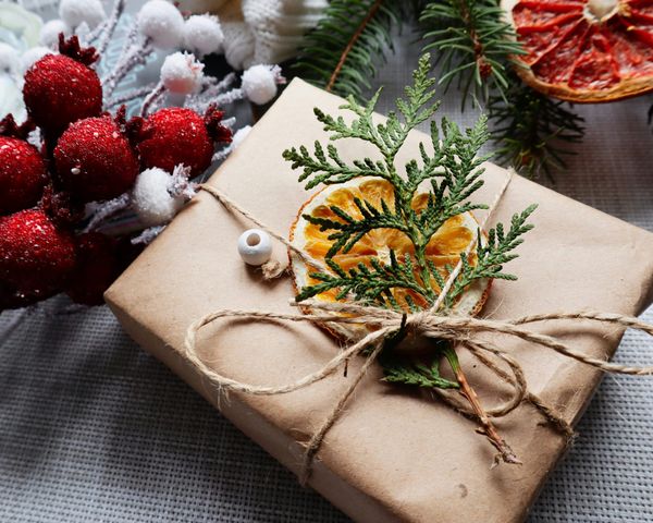 The Prom Coast News Christmas Gift Guide