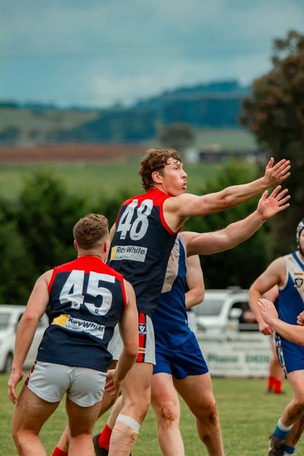 Eddy strikes again as Foster steal a thriller