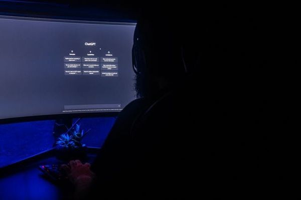 The Complete VPN Guide: How VPNs Work, Security, Speed & Choosing a VPN