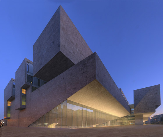 What if it could float? OK, let’s make it float. Good lord.
subtilitas:

Grafton Architects - Bocconi University, Milan 2008. One of my favorite building sections. Via.