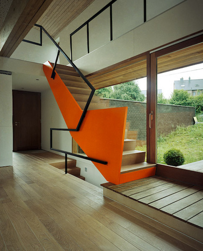 Nice composition. I’m a sucker for orange…
subtilitas:

DMN - House in Malmedy, 2008. Via.