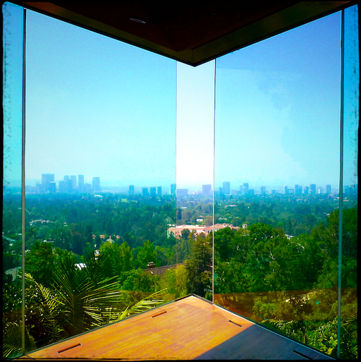 Linking indoors to outdoors was a priority for Lautner