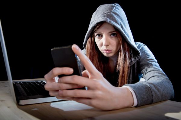 Calls for Swift Action as Experts and Victims Welcome New Catfishing Bill