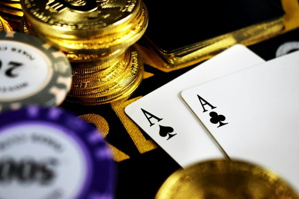 How Technology Has Changed the Way People Play Real Money Blackjack Online