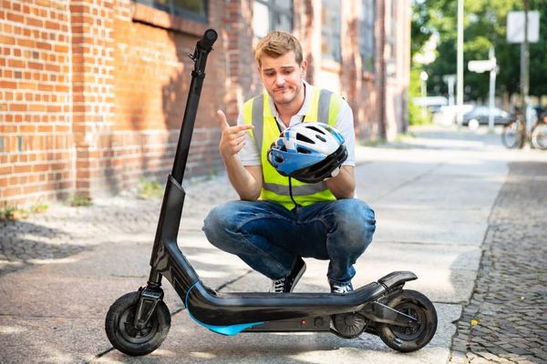 E-Scooter Riders Must Wear Helmets and High-Visibility Clothing from 4 September Under New Regulations