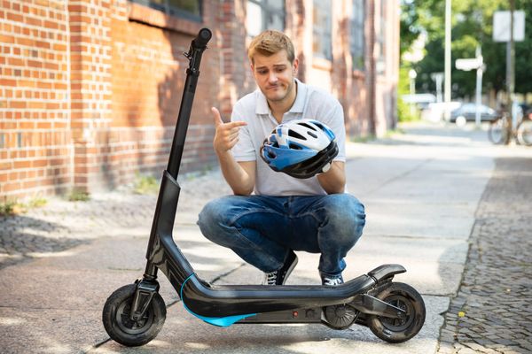 E-Scooter Riders Must Wear Helmets and High-Visibility Clothing from 4 September Under New Regulations