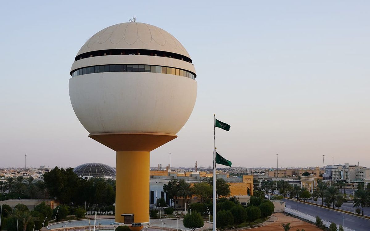 يحول اللي ماله بريدة