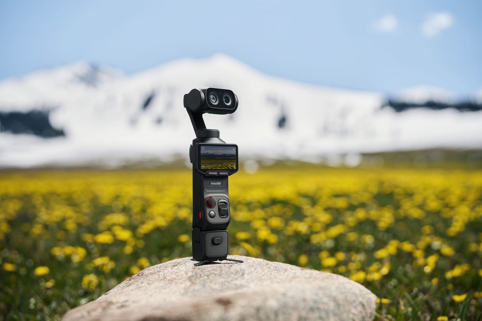 Insta360 Launches Luna Ultra 8K Gimbal Camera With Dual Leica Lenses and 12x Zoom
