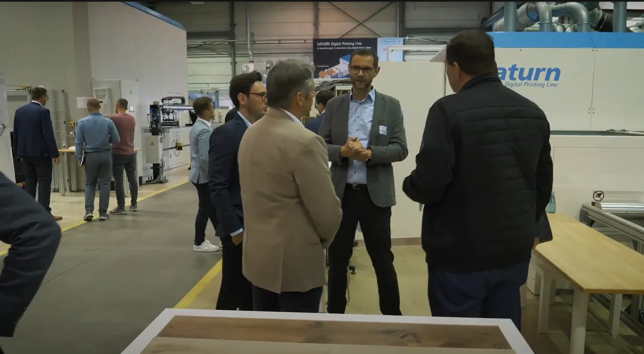 Hymmen Holds Third Successful In-House Exhibition