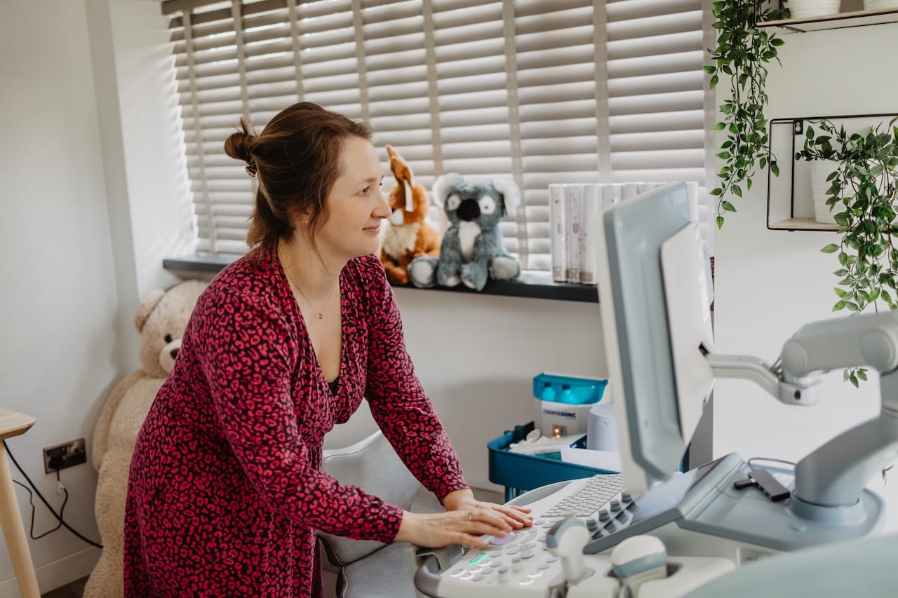 Maria Birch performing a private pregnancy scan in Barnstaple at Sneak-A-Peek Ultrasound.