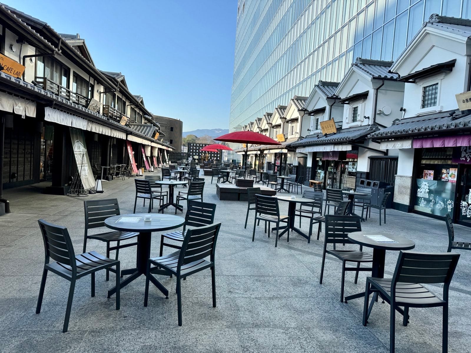 MINAKA小田原的日式店铺与户外座椅