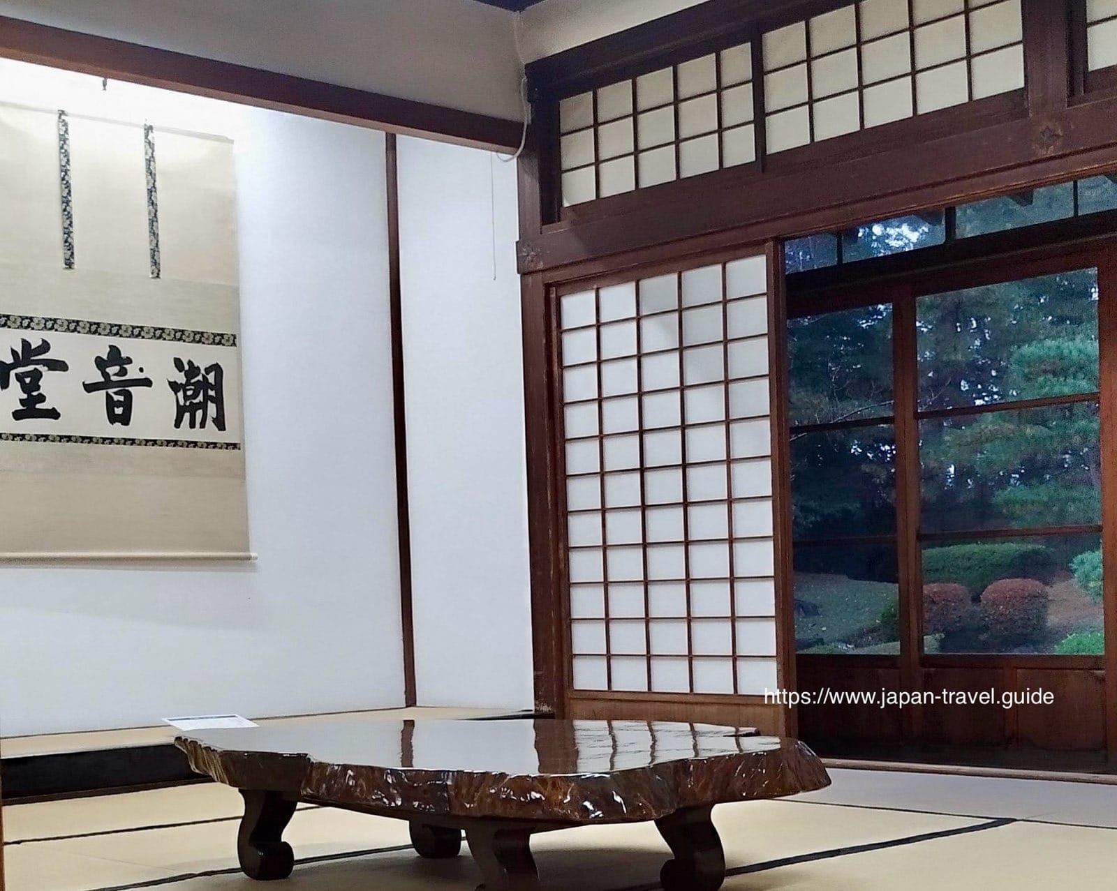 日式建筑内的书画与室内陈设