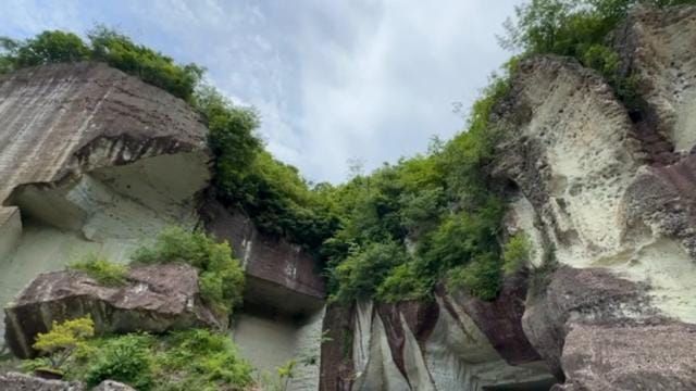 大谷地下采石场的石壁与空间