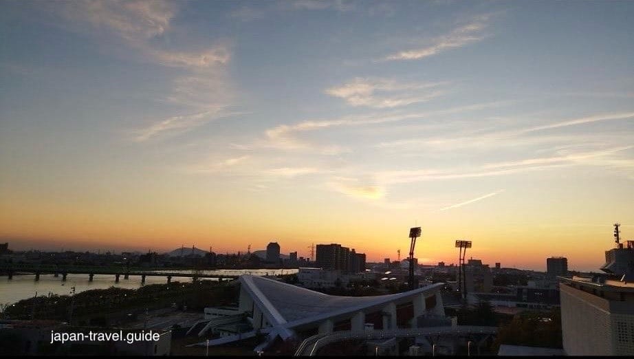 从文化会馆高处眺望信浓川的夕阳