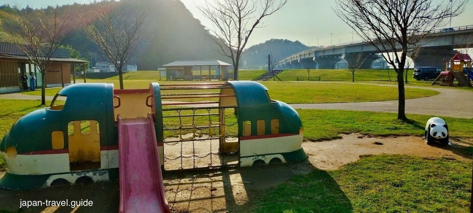 平内扇贝广场的儿童游乐设施