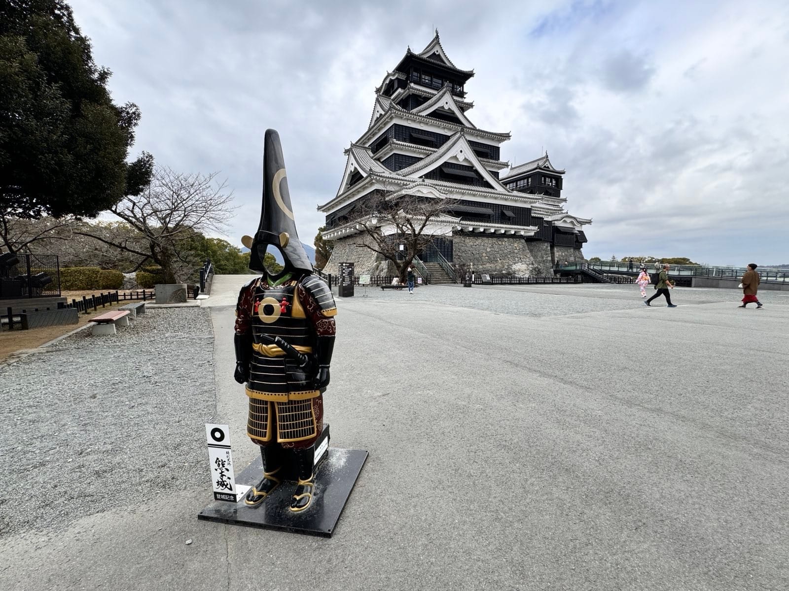 城内广场上的武将拍照看板
