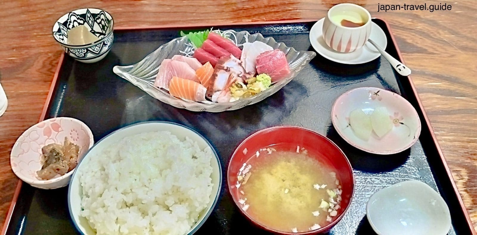 在大间品尝的金枪鱼刺身套餐