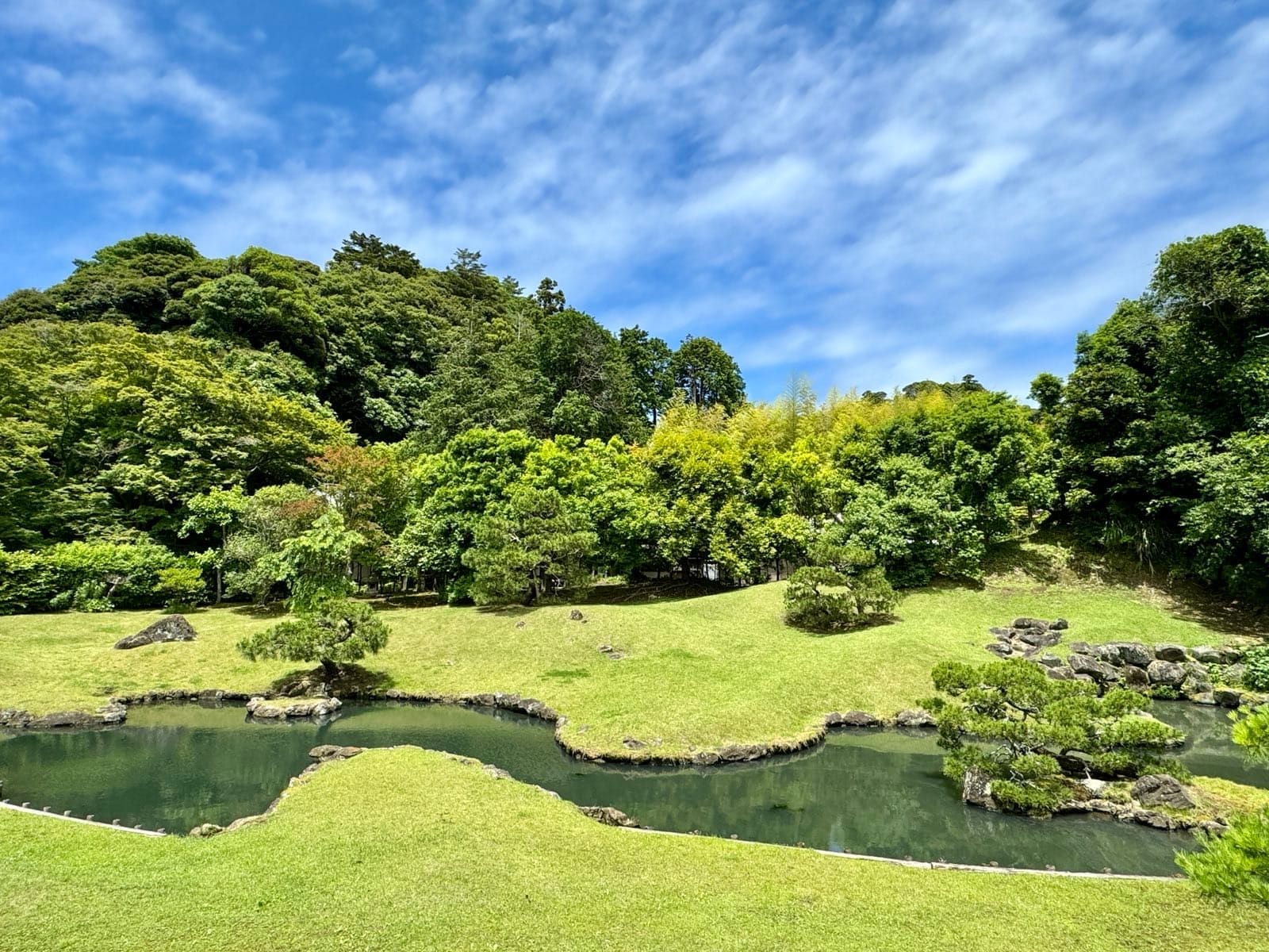 建长寺庭园的池水、石景与树木
