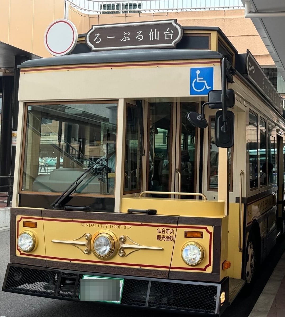 仙台Loople观光巴士的复古车身