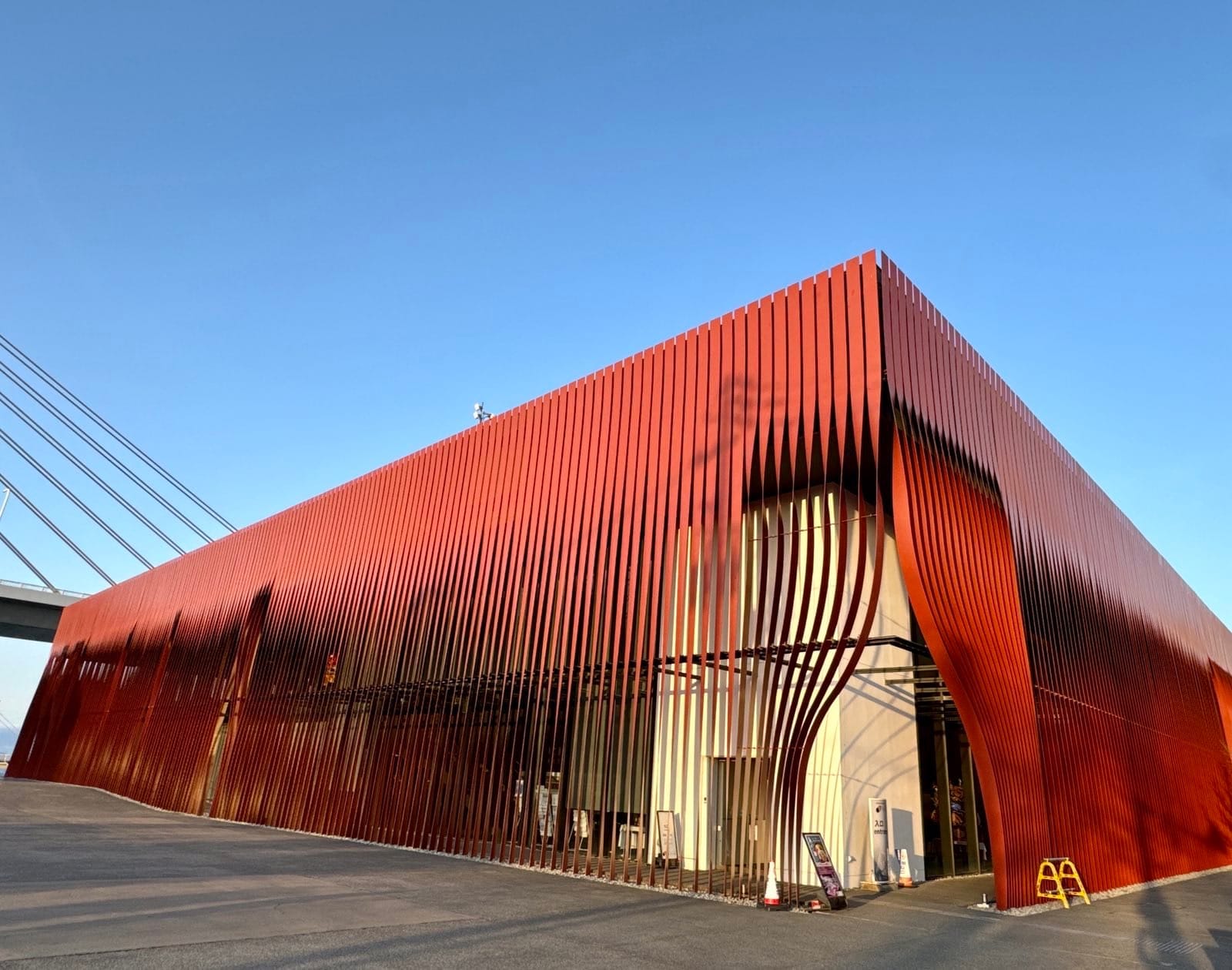 睡魔之家Wa Rasse的建筑与展览入口
