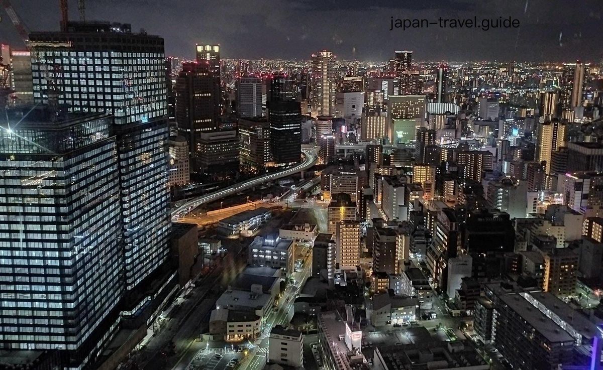 从梅田蓝天大厦眺望大阪城市夜景