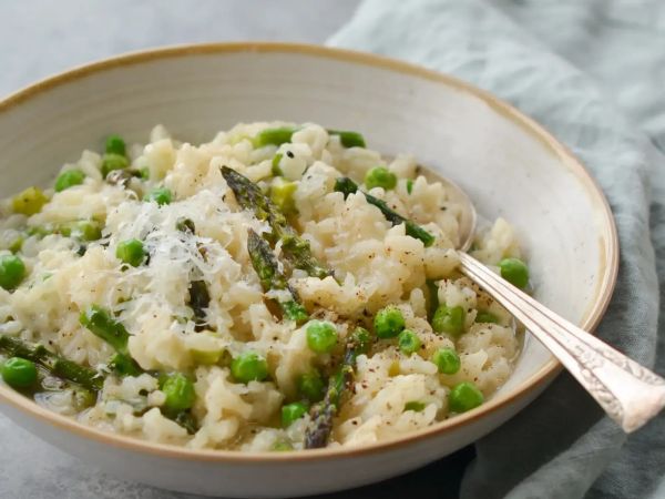 Spring risotto with asparagus & peas