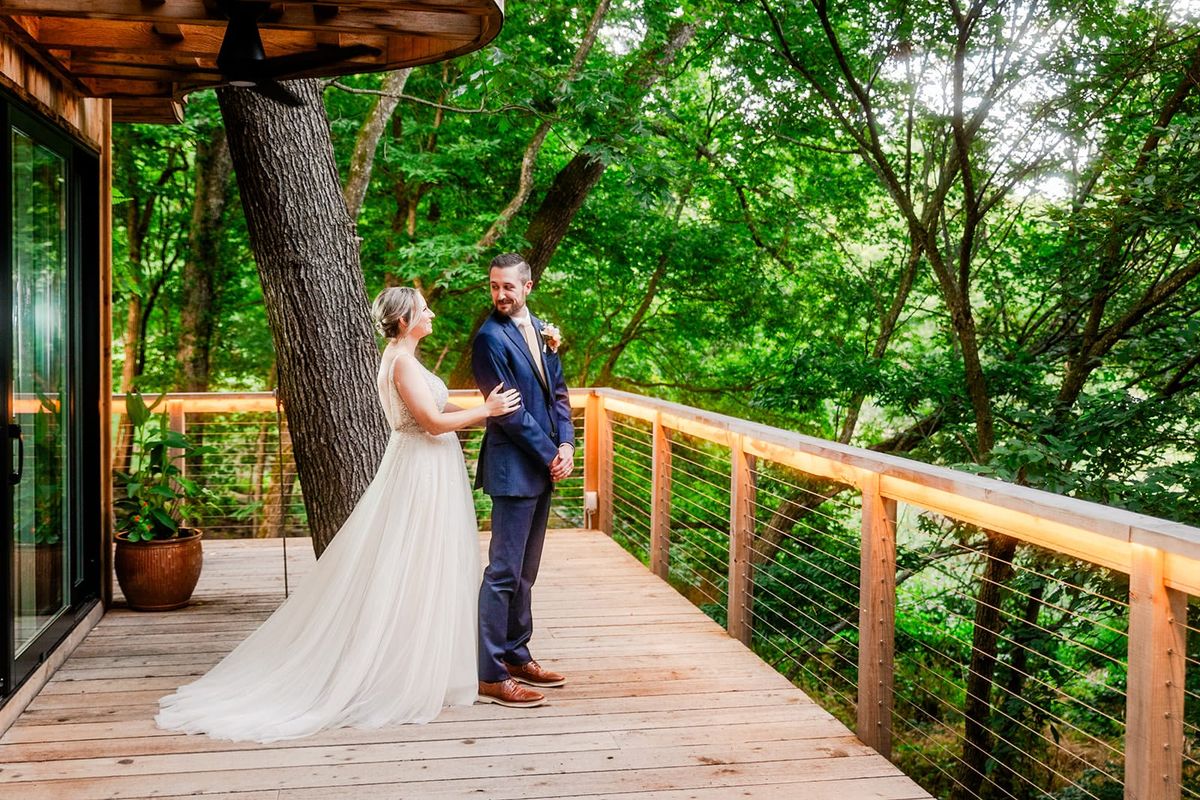 First Looks Wedding Trend: What Photographers Need to Know