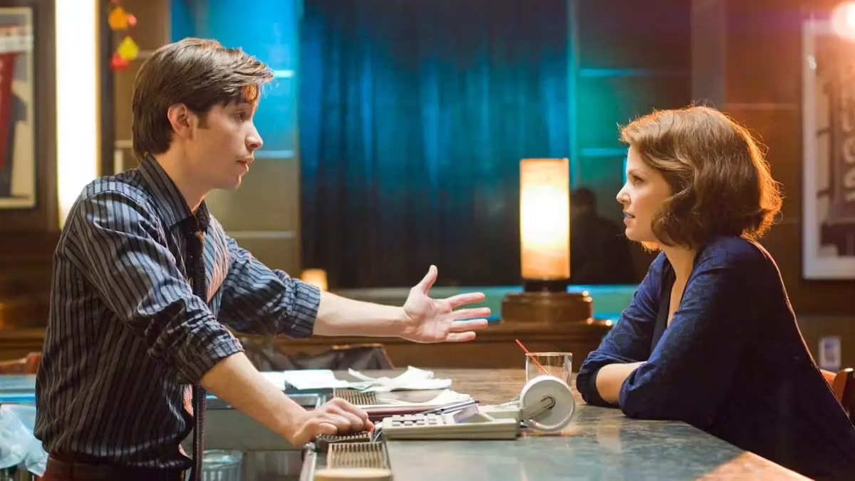 精選電影《He’s Just Not That Into You》片段，解析道地英語對話、俚語和情感表達，幫你提升聽力、口說和溝通技巧。