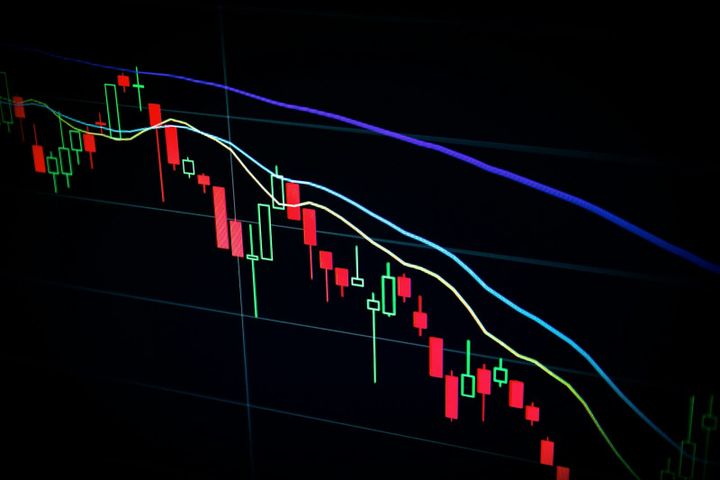 Should I Hire a Financial Advisor? What Wall Street Doesn't Tell You Before You Sign