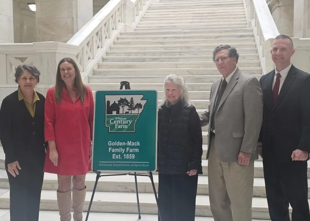 Sarah Sanders Honors Century Farmers