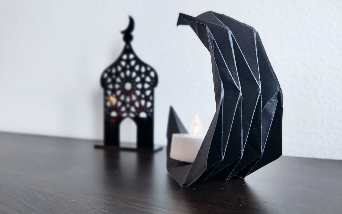 Origami DIY black paper crescent moon for Ramadan