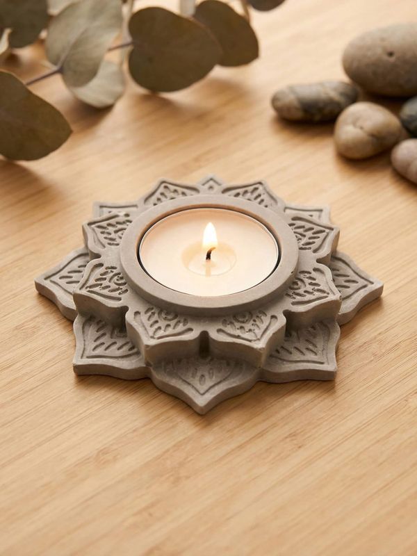 elegant Ramadan decor: a simple concrete candleholder diy