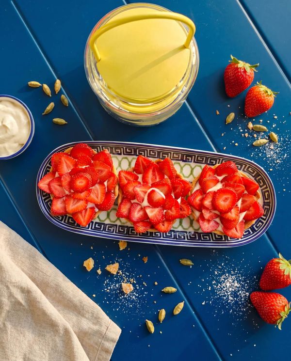 easy cardamom strawberry tartlets with vanilla cream