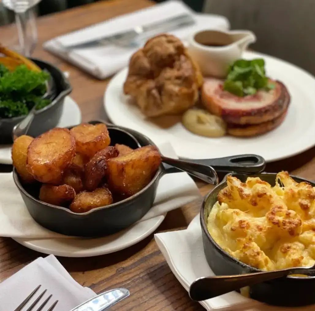 LANGBOURNS, City of London - 50% off Bottomless Brunch or Sunday Roast in January