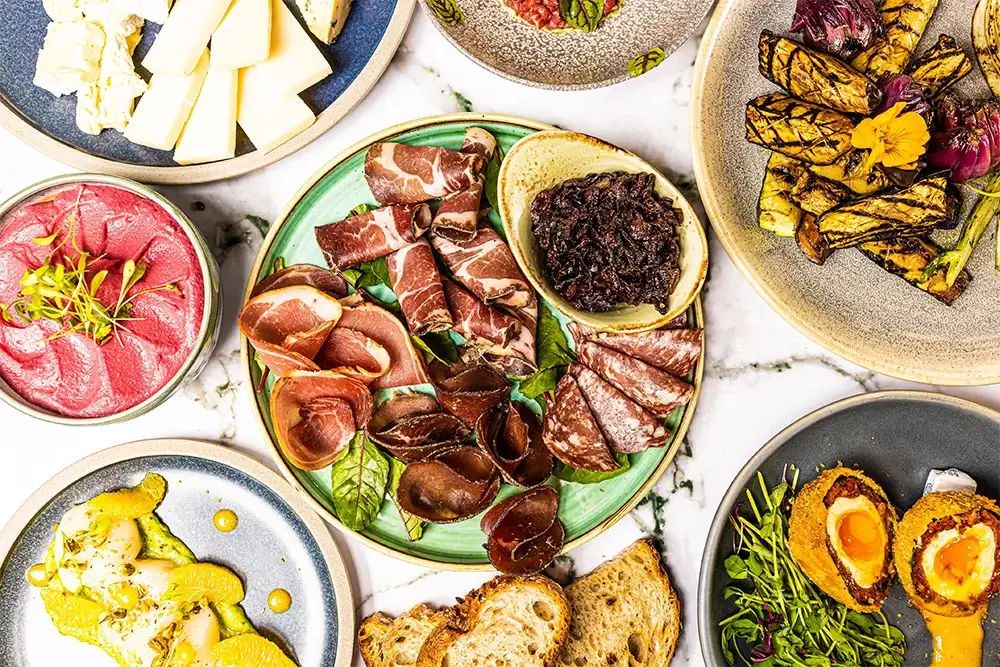 ST MARTIN'S HOUSE, Covent Garden - 50% off starters & mains until 31st January