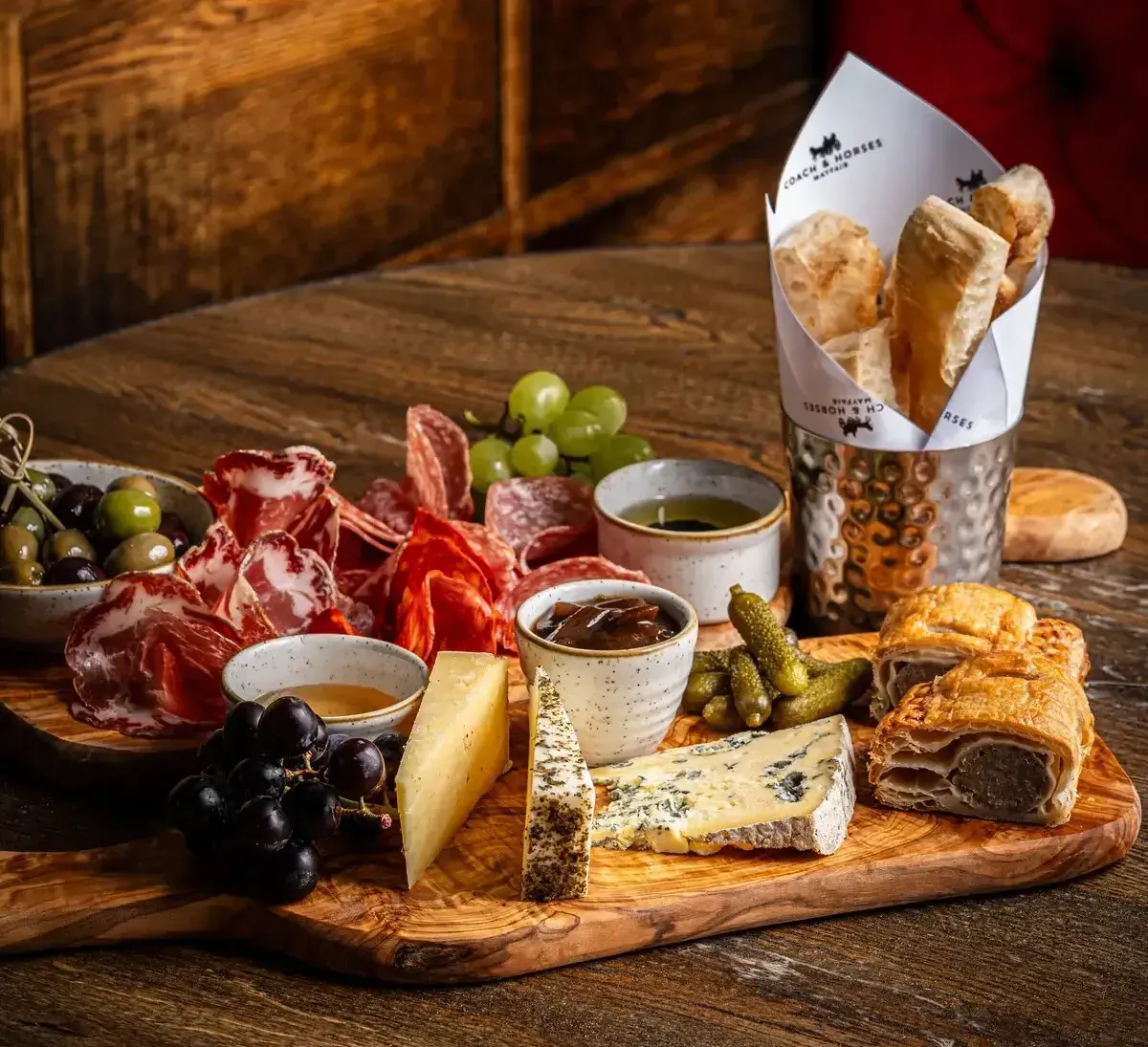 COACH & HORSES, Mayfair - 30% off food from 25th-30th August