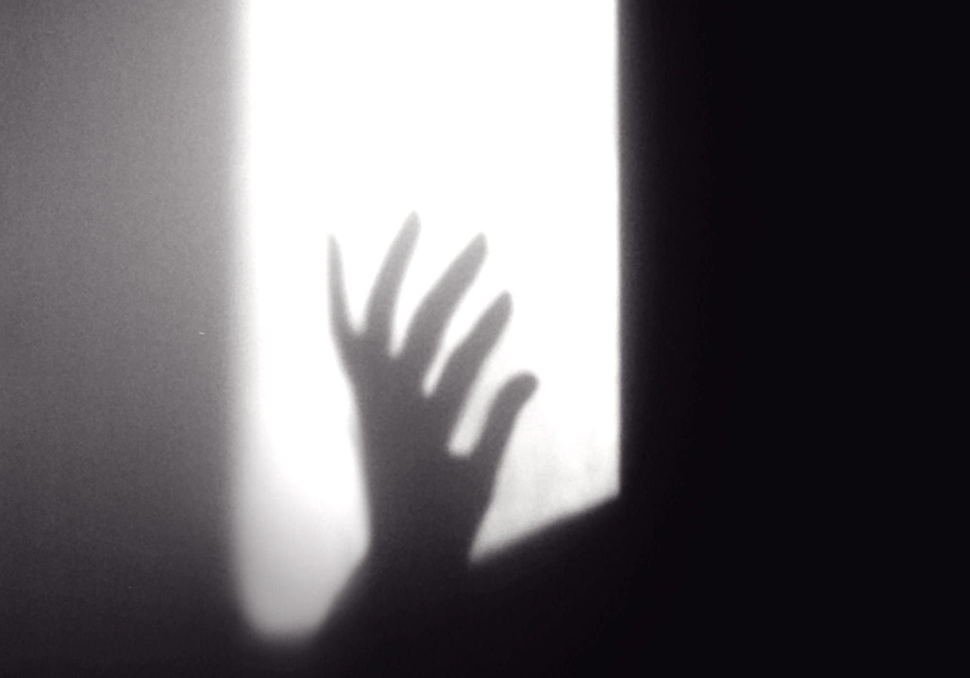 Quick Fingertips Which Tilt And Bend The Moonlight