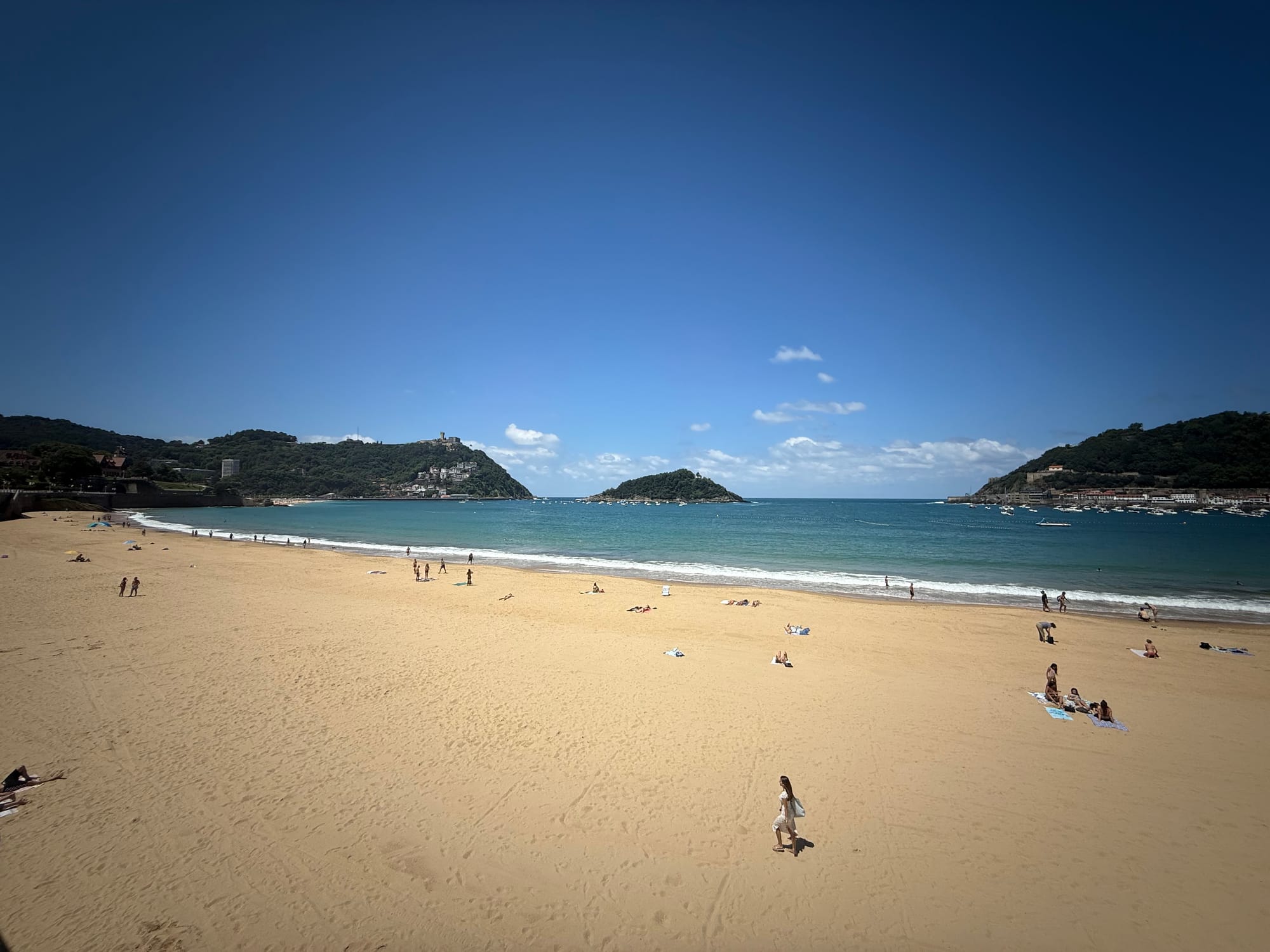 The Finite Scroll 007: Therapy is easier than ever to access; a oral history of enshittification; the risks of agentic AI;  switching to Apple Music and a floating pool comes to NYC.