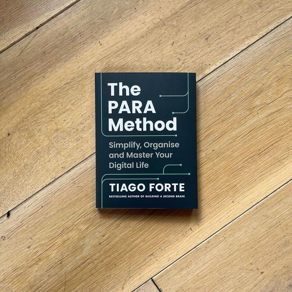 Bookworm: "The PARA Method" by Tiago Forte - Navigating the Waters of Digital Knowledge Management