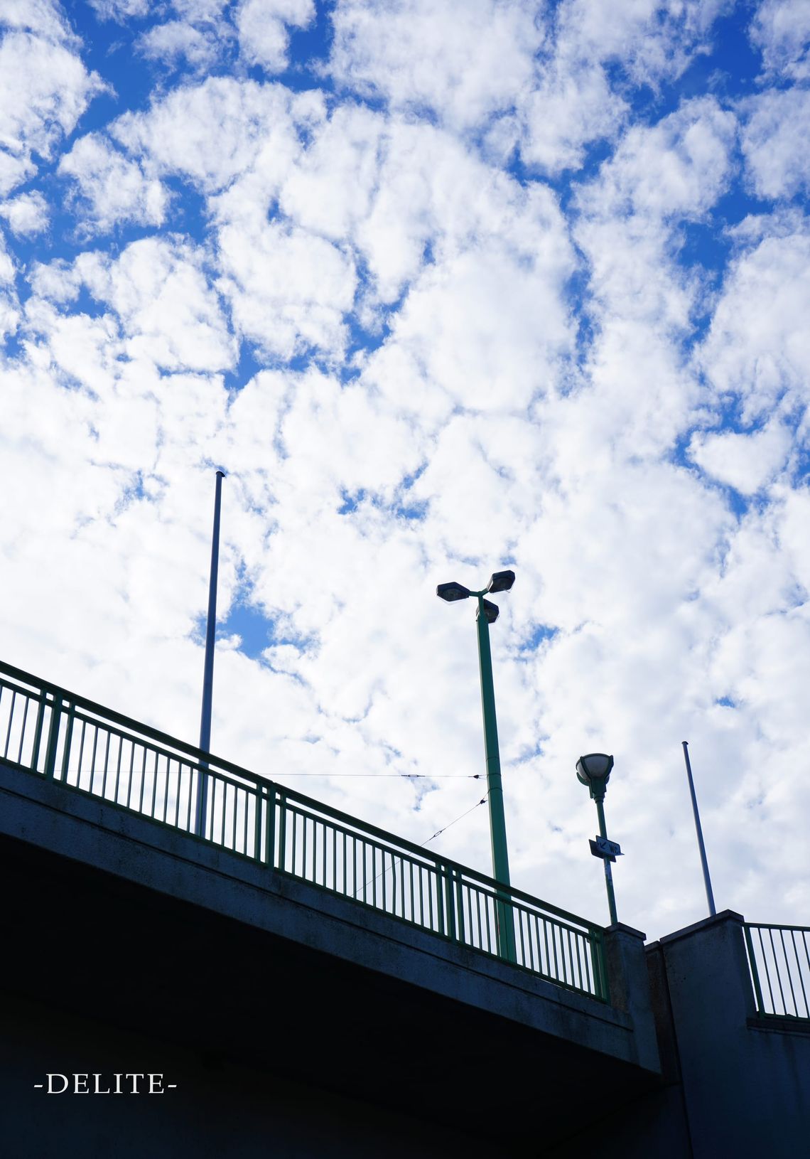 ————藍天之下————